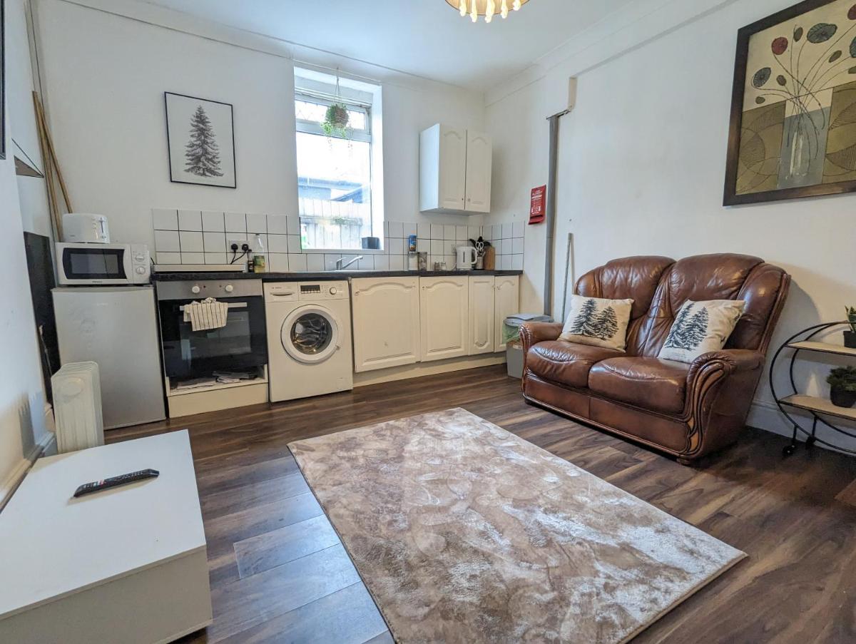 Whitchurch 1 Bedroom Apartment - Housity