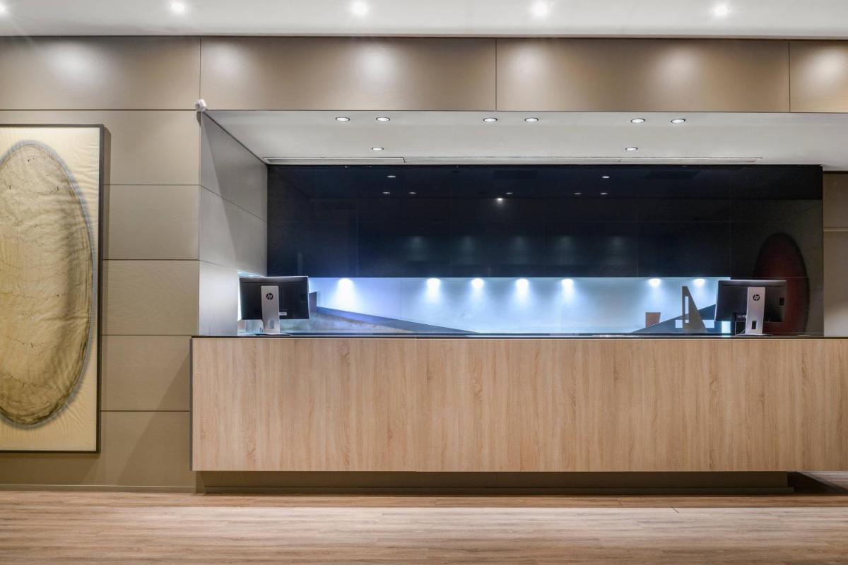 AC Hotel Valencia by Marriott - Housity
