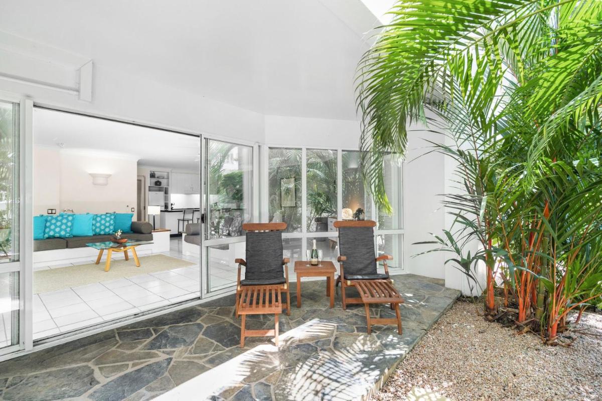 Belle Escapes Poolside Ground Floor Suite 41 Alamanda Palm Cove - Housity