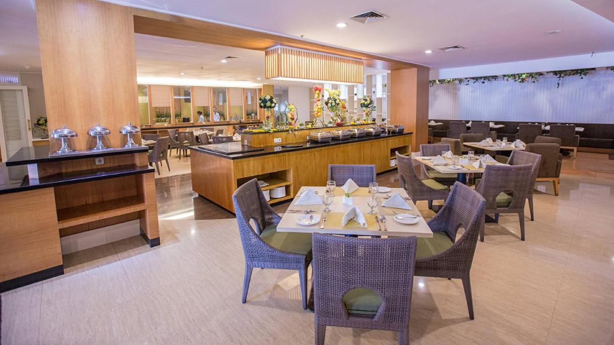 Suitetrails - Emerald Garden International Hotel