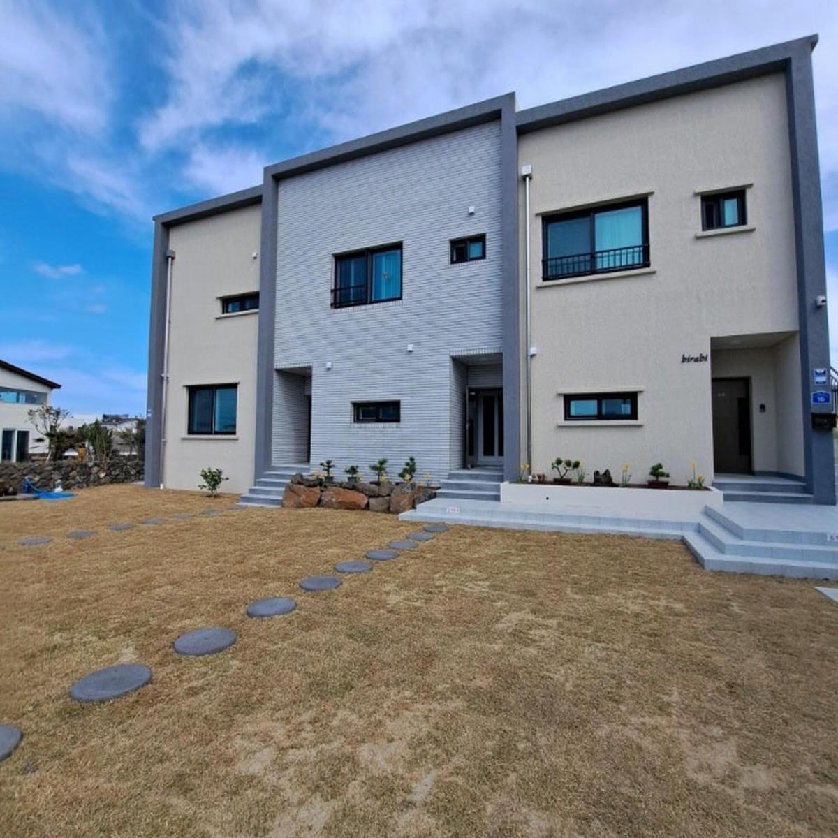 Viravi Stay - Housity