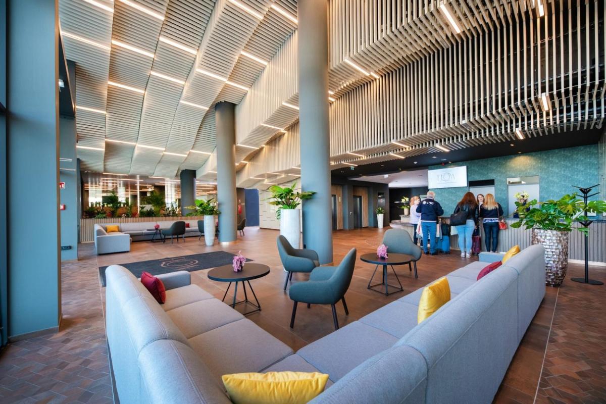 Flow Hotel & Conference - Housity