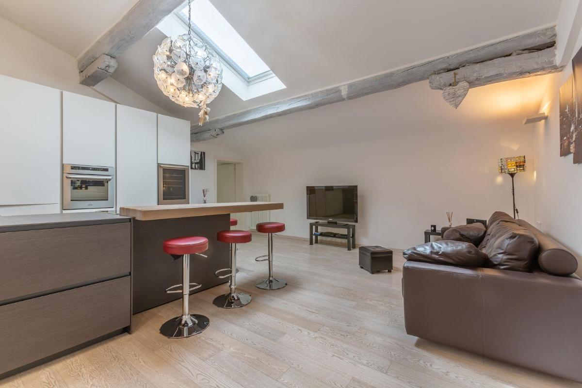 Bologna Santo Stefano Art & Design Apartment - Housity