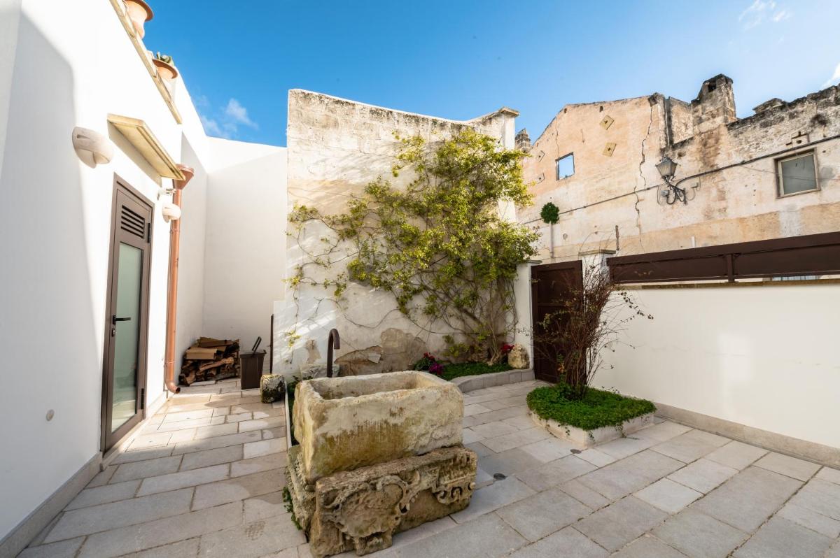 First Falcon Apartment - Housity