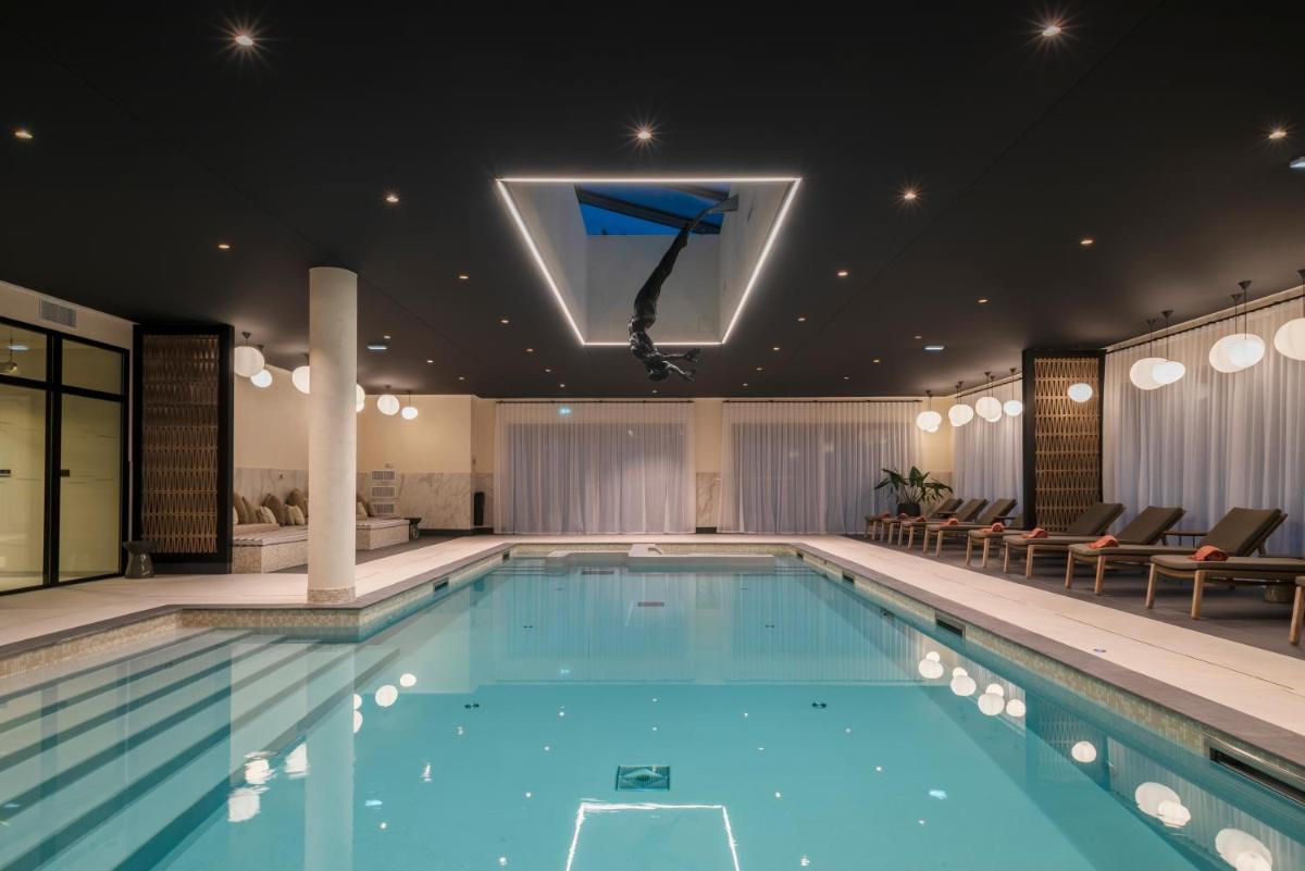 Piscine de l'établissement L'EssenCiel ou située à proximité