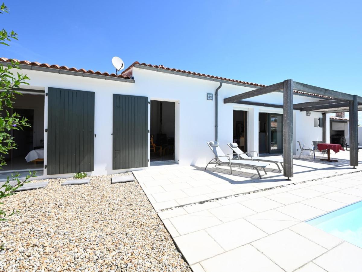 Villa avec Piscine Chauffée à Sainte-Marie-de-Ré, Proche Plage et Commerces - FR-1-258-17 - Housity