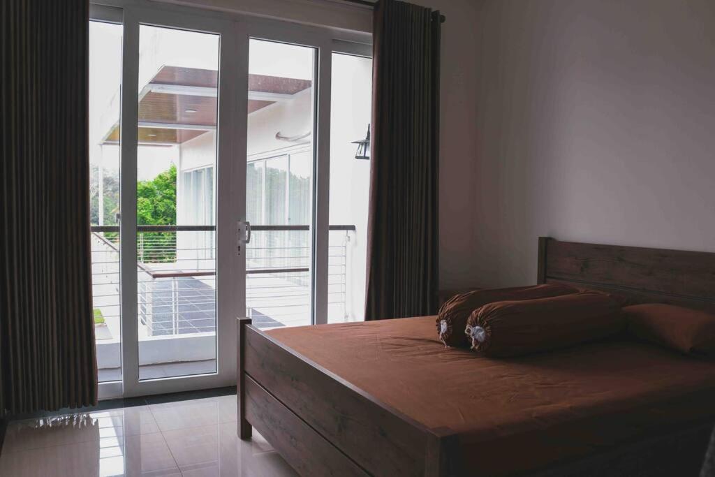 Suitetrails - Lake View Villa Rancamaya by The Ordinary