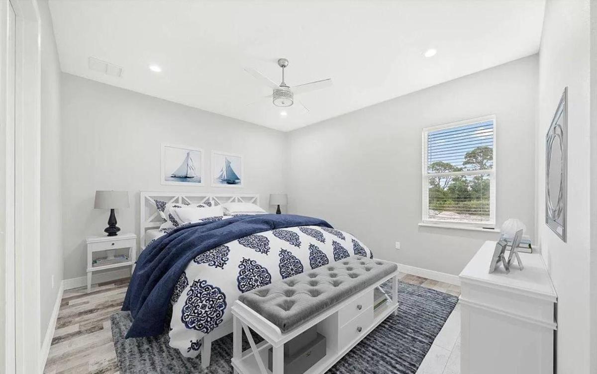Room in Villa - Private Oasis In Luxury Home - Housity