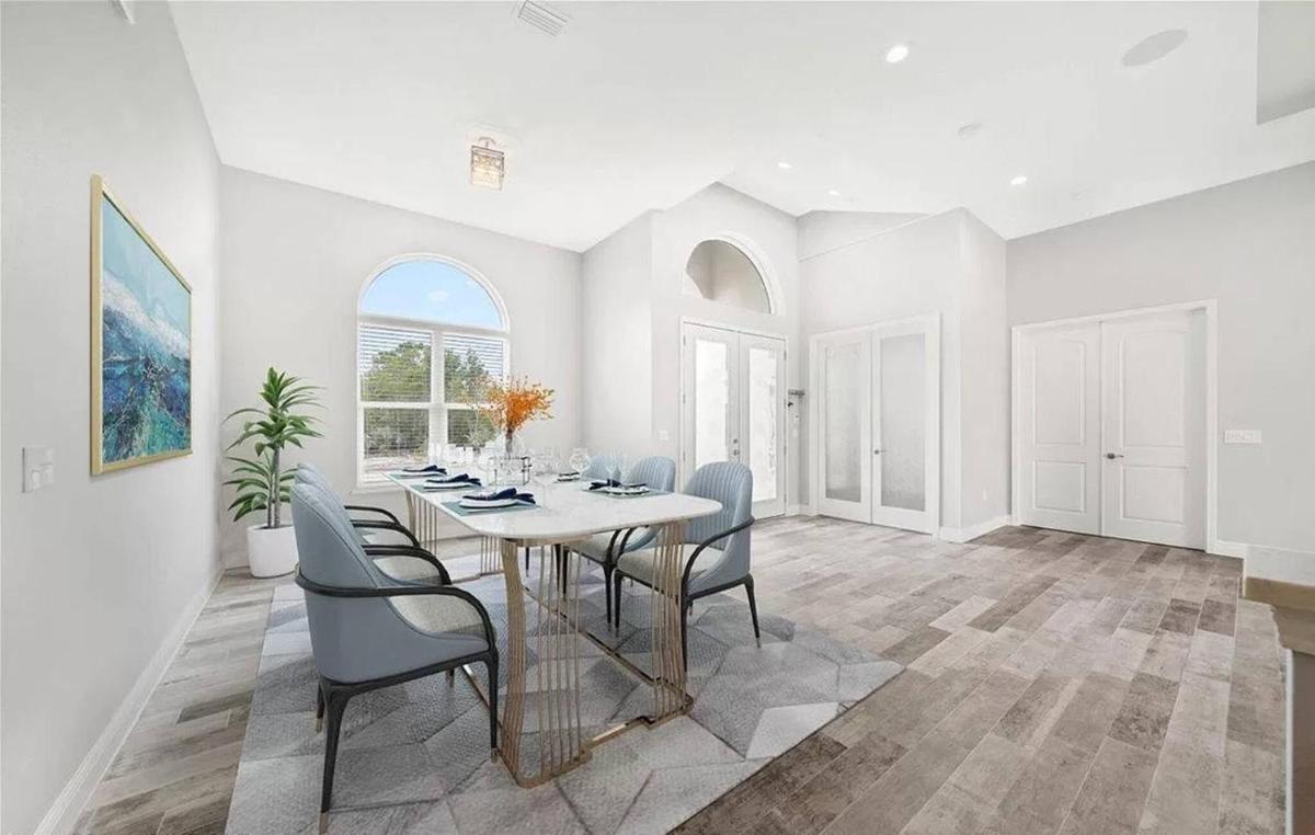 Room in Villa - Private Oasis In Luxury Home - Housity