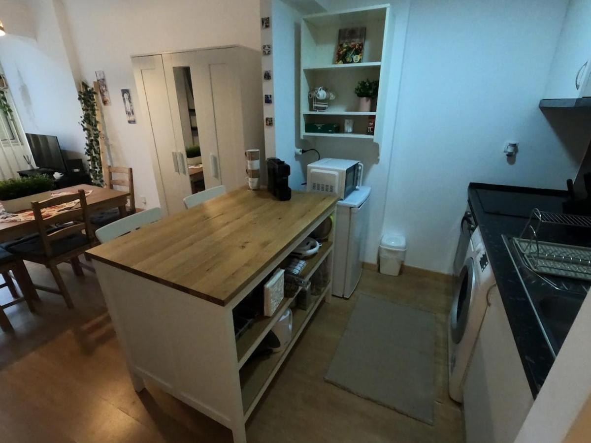 Lisbon, Cozy studio in Paço de Arcos, Oeiras - Housity