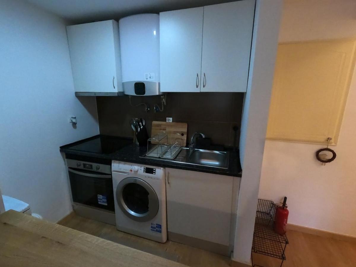 Lisbon, Cozy studio in Paço de Arcos, Oeiras - Housity