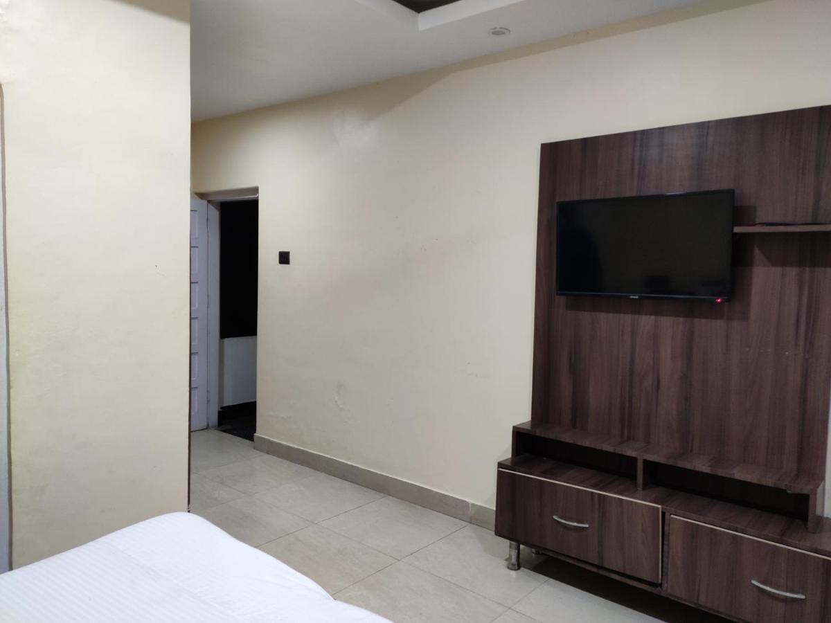 Hotel Royal - Housity