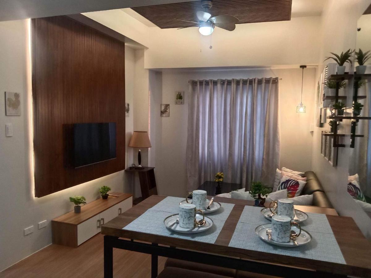 2 BR Loop Tower 1524 - Housity