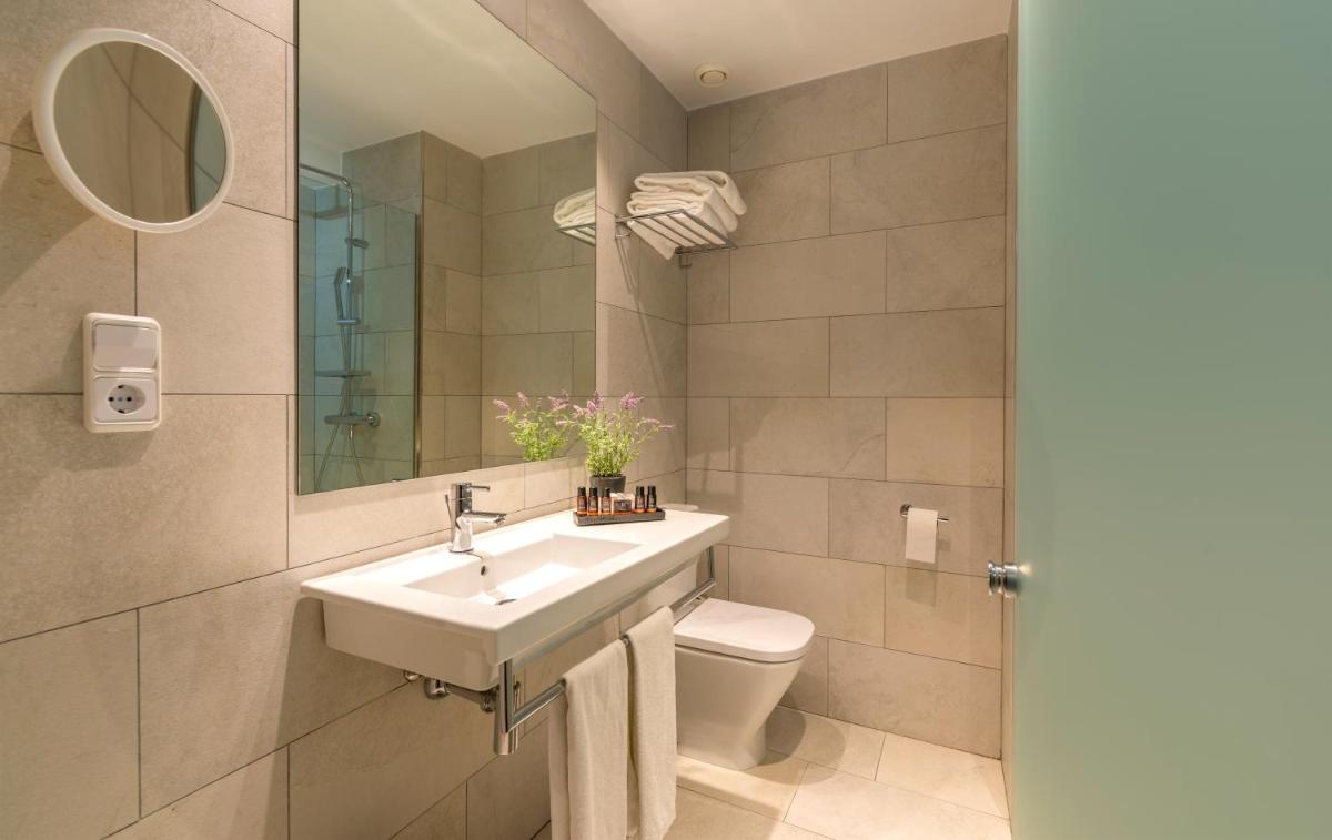 Un baño de Hotel & Spa Terraza 4 Sup