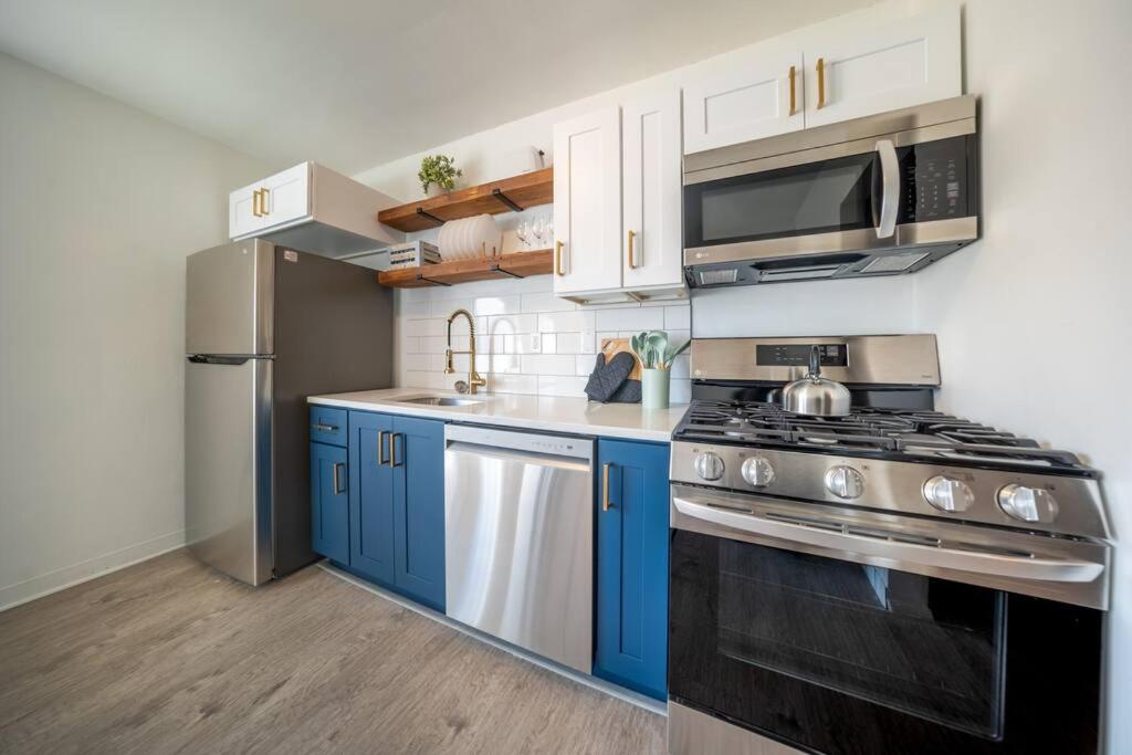 “Hole in the Bottle” Dog-Friendly Retreat Near Wineries/Spire/GOTL - Housity