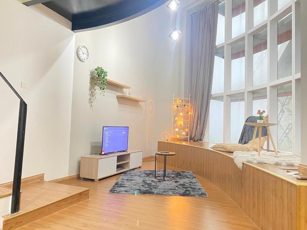 Suitetrails - Duplex Studio at Empire City Damansara Perdana Wifi Netflix