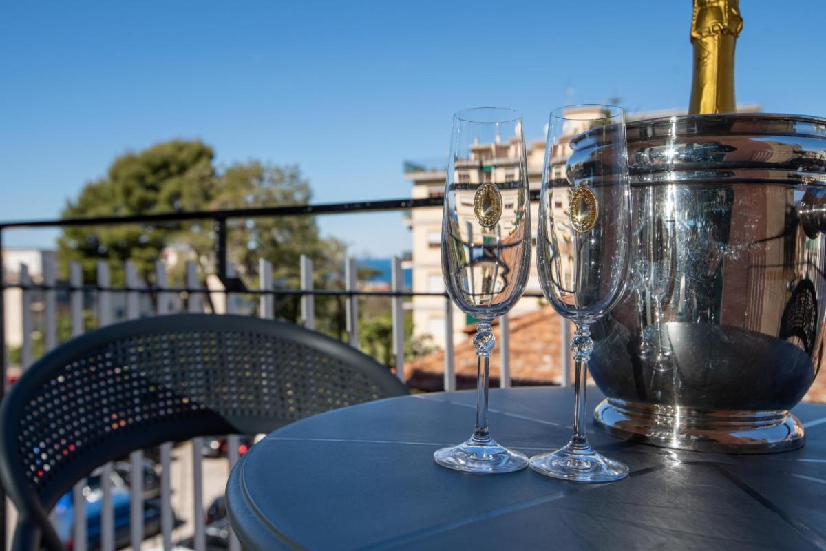 Alma Sorrento Suite - Housity