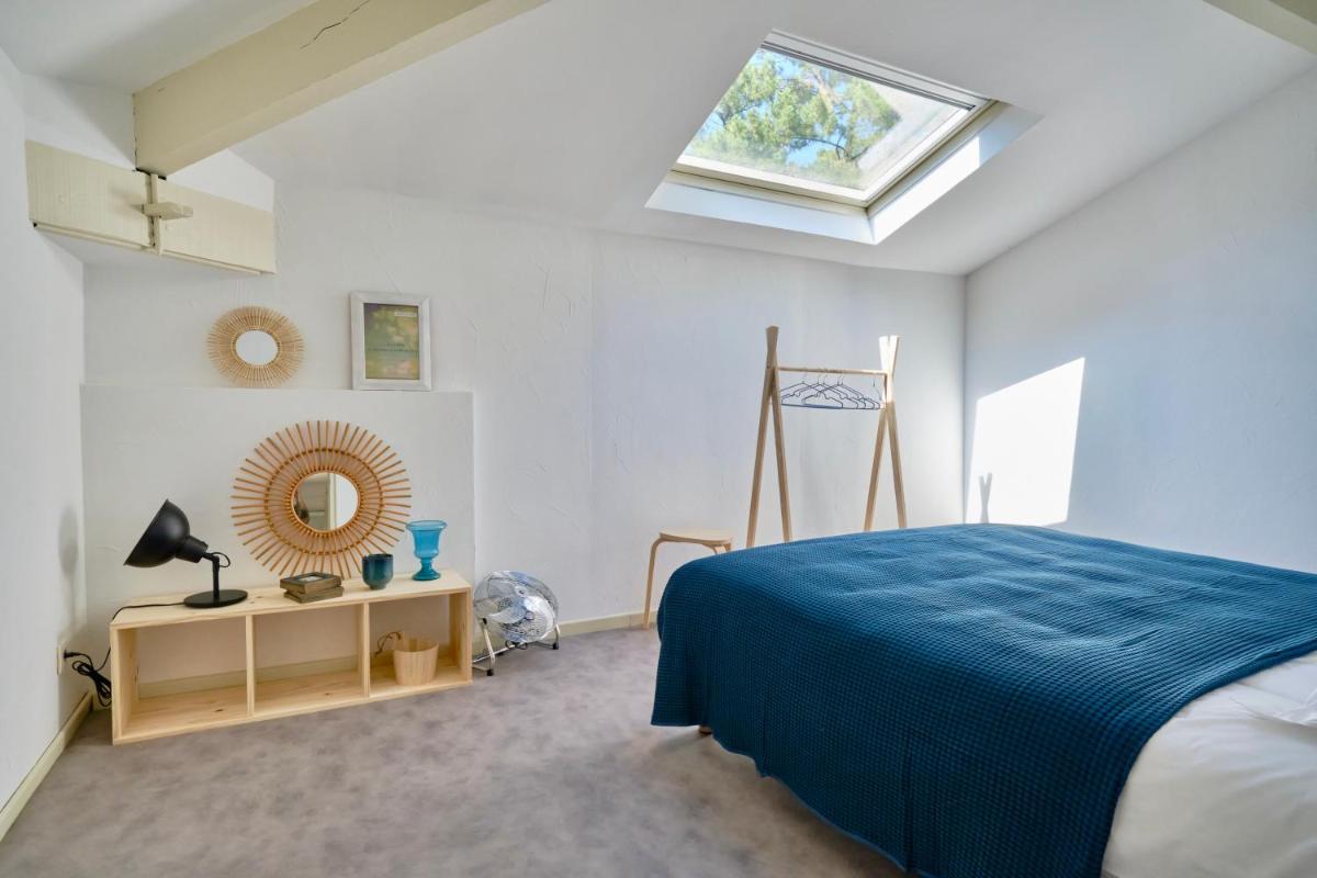 Julia Blue, Villa Hostal Naou Hossegor - sauna - salle de sport - wifi - netflix - Housity