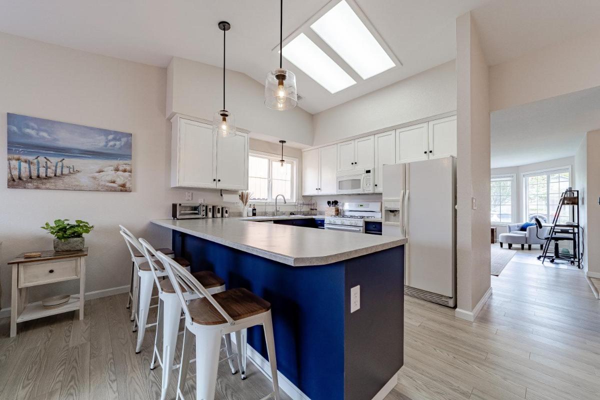 Cozy Home, Close to Ocean and Redwoods - Housity