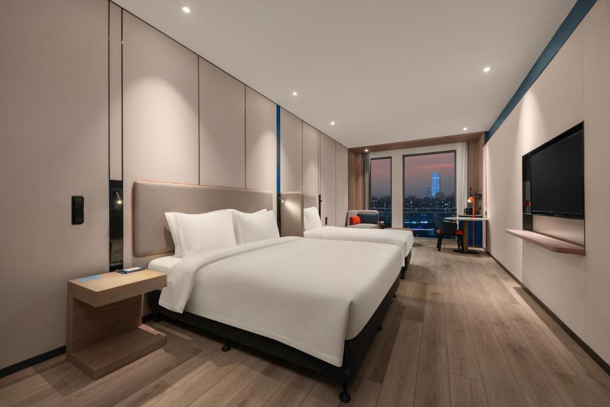 Holiday Inn Express Shanghai Pujiang, an IHG Hotel - Housity