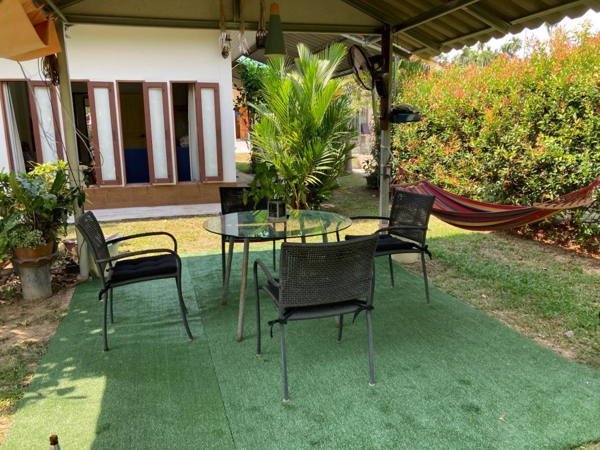 Vacation House with tropical garden and private pool - Housity
