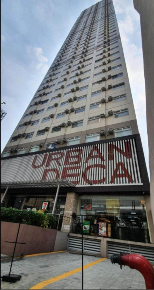 Candy Corner 2 Condo Staycation Urban Deca Edsa Mandaluyong - Housity