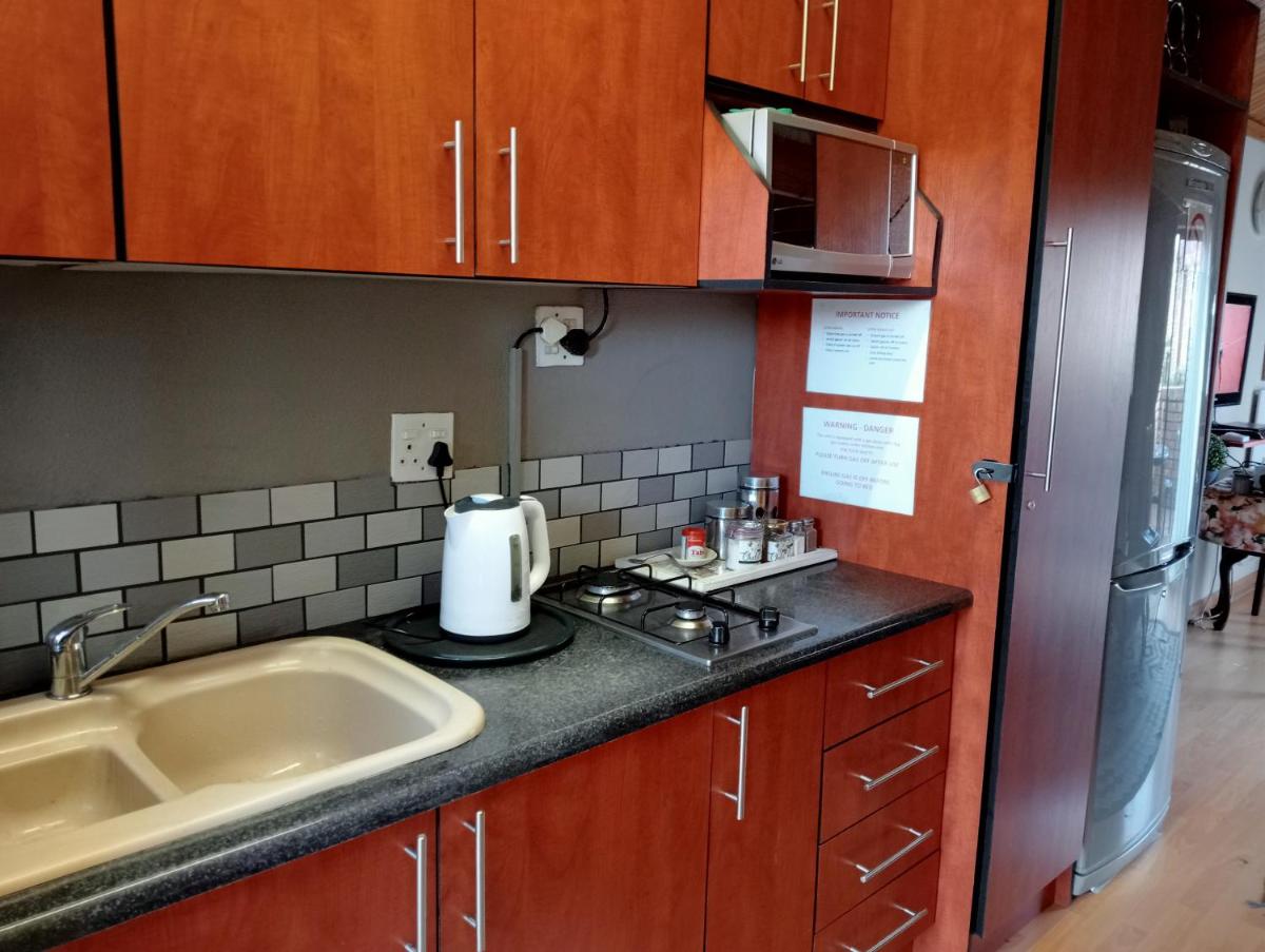 Chalet Roses - Housity