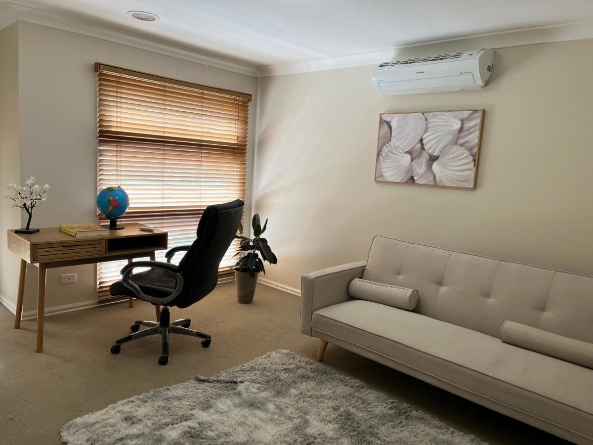 Everything within walking distance - 3 bed rooms entire house - Housity