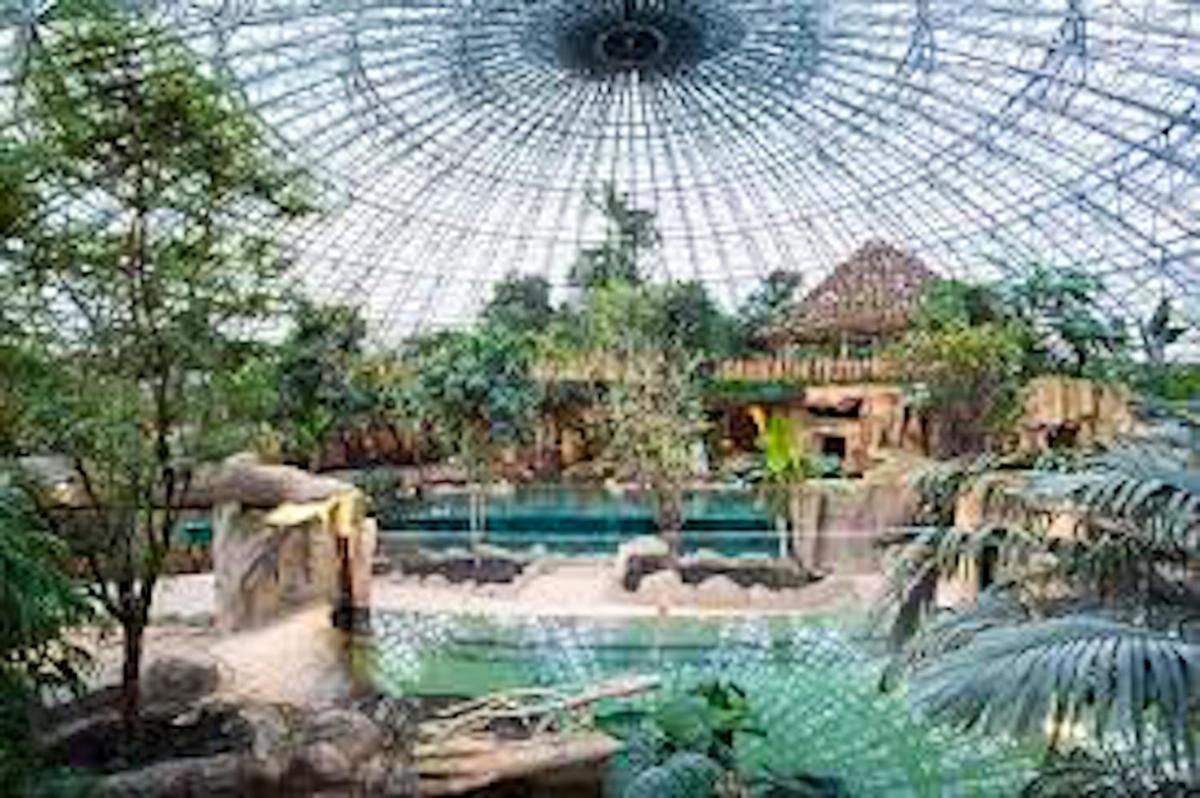 Bungalow confortable à Onzain avec piscine partagée - Housity