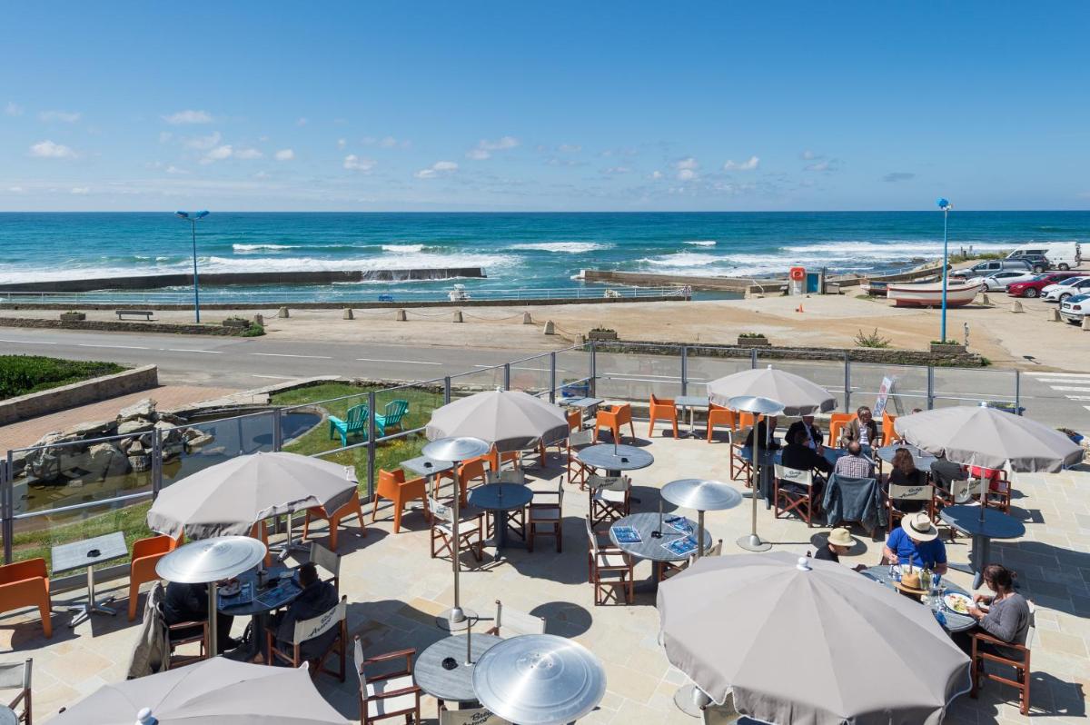 Vue générale sur la mer ou vue sur la mer prise depuis l'hôtel