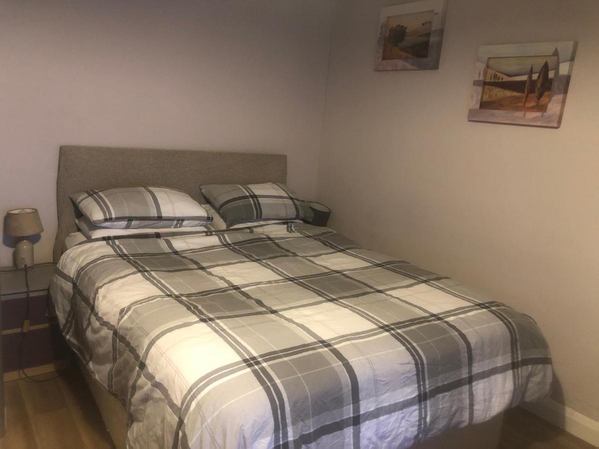 Superb Apartment with Sky Glass TV and Netflix - Housity