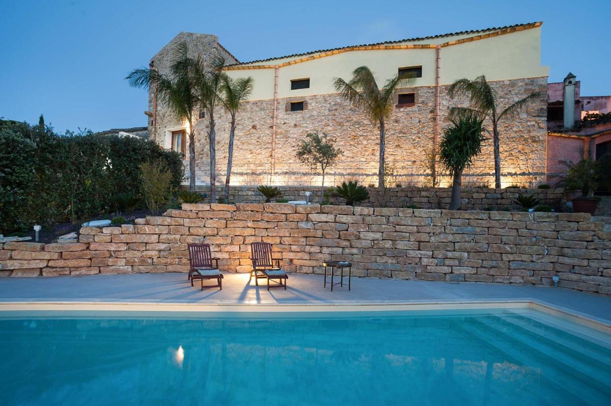 Baglio Maranzano - Don Carlo - Housity