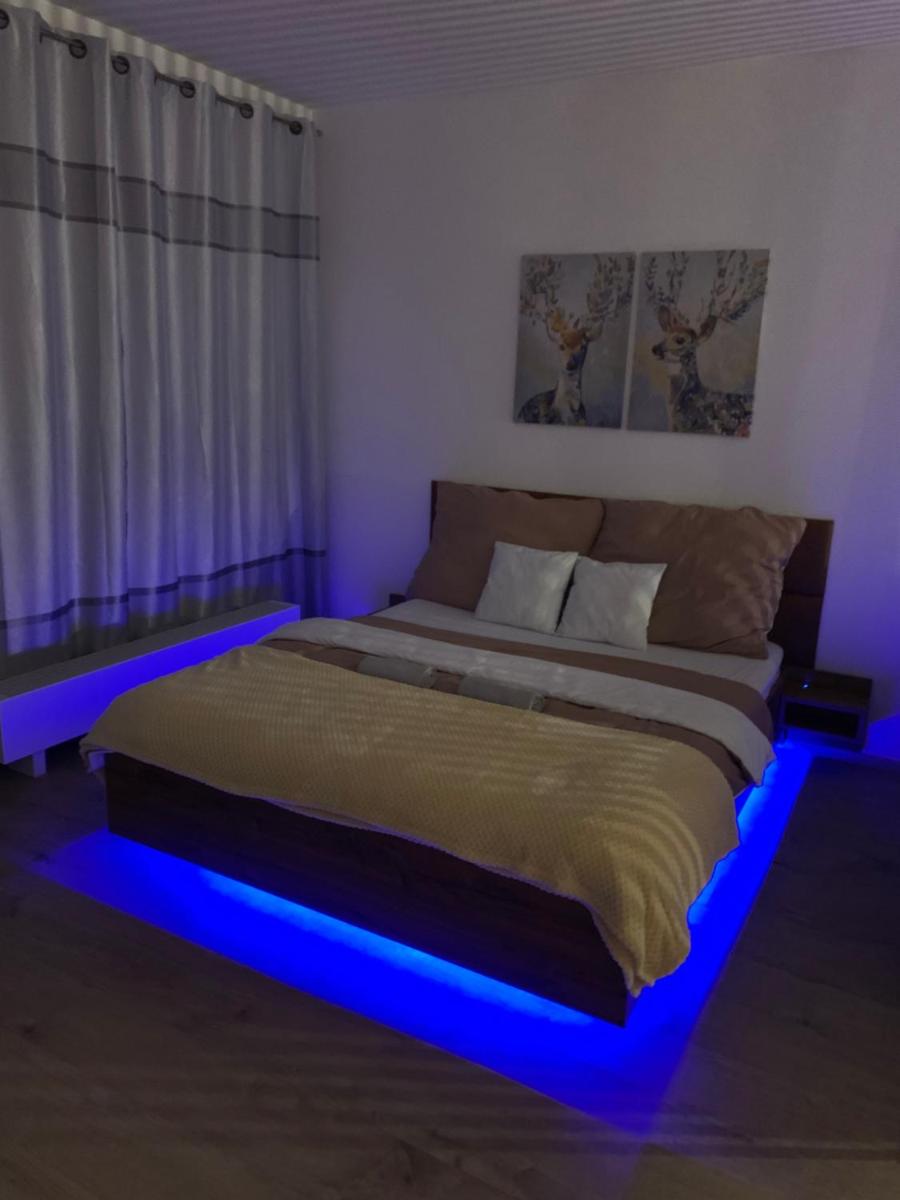Alex Apatment O2 arena - Housity