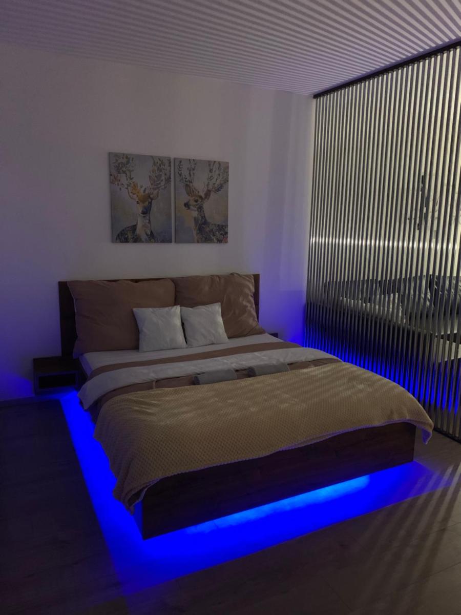 Alex Apatment O2 arena - Housity