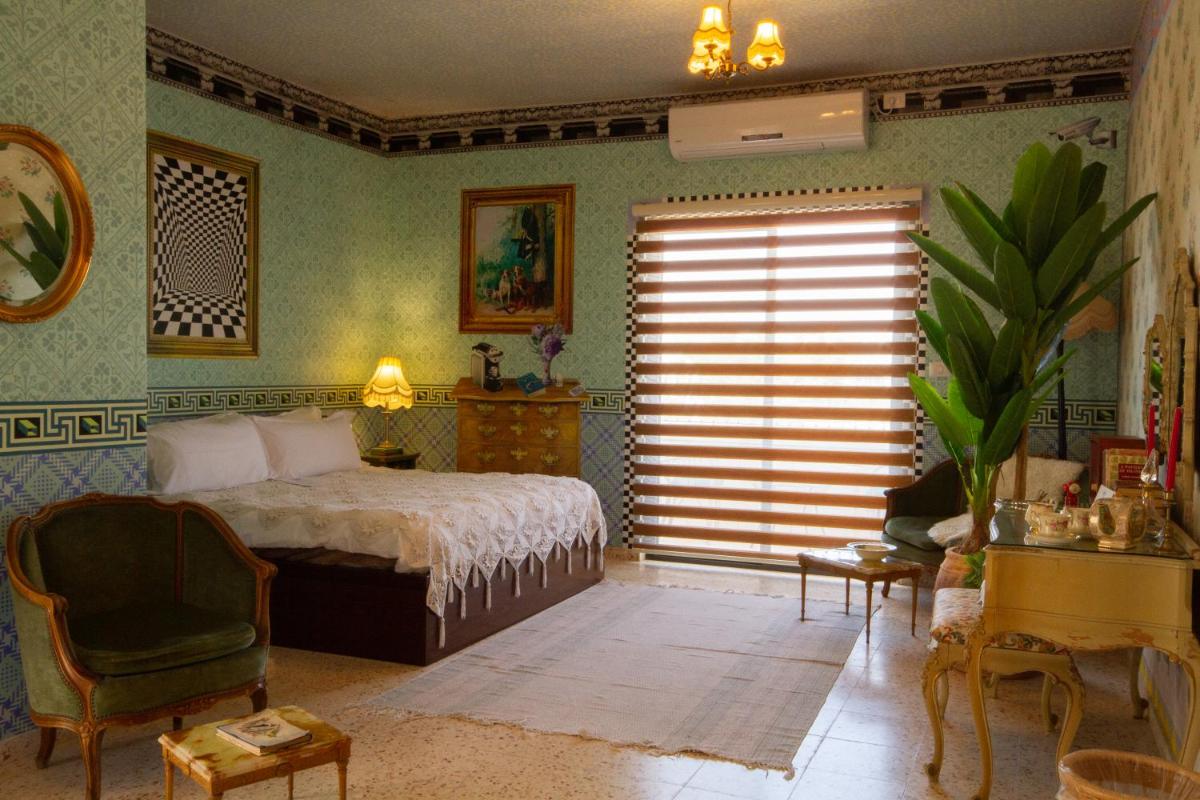 The Walled Off Hotel - Housity