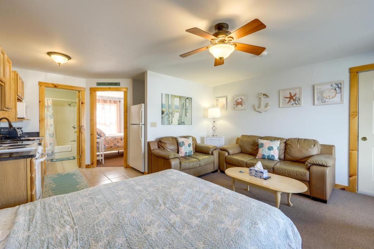 Wells Vacation Rental about 1 Mi to Beach Access! - Housity