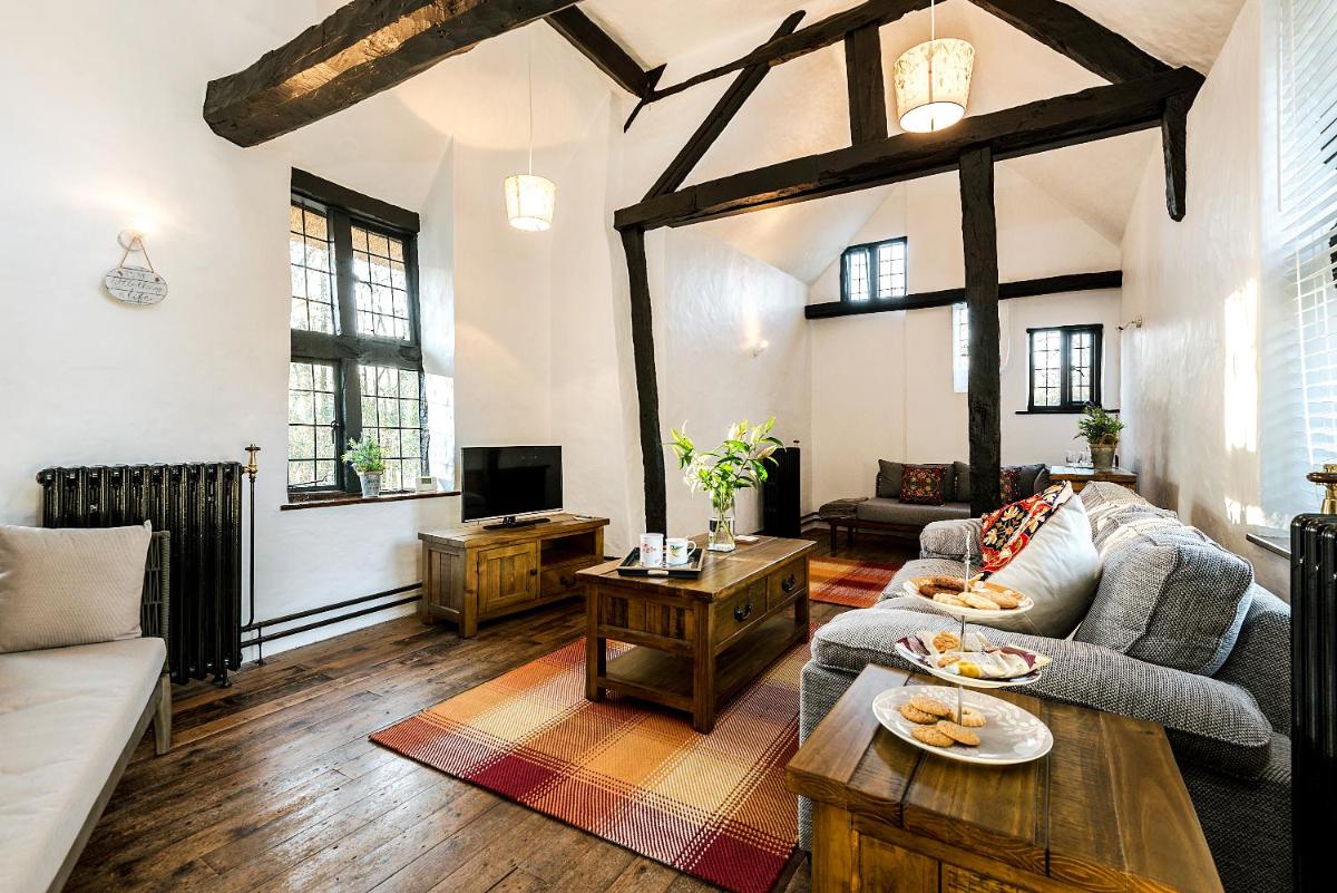 Church Farm Barns - Housity