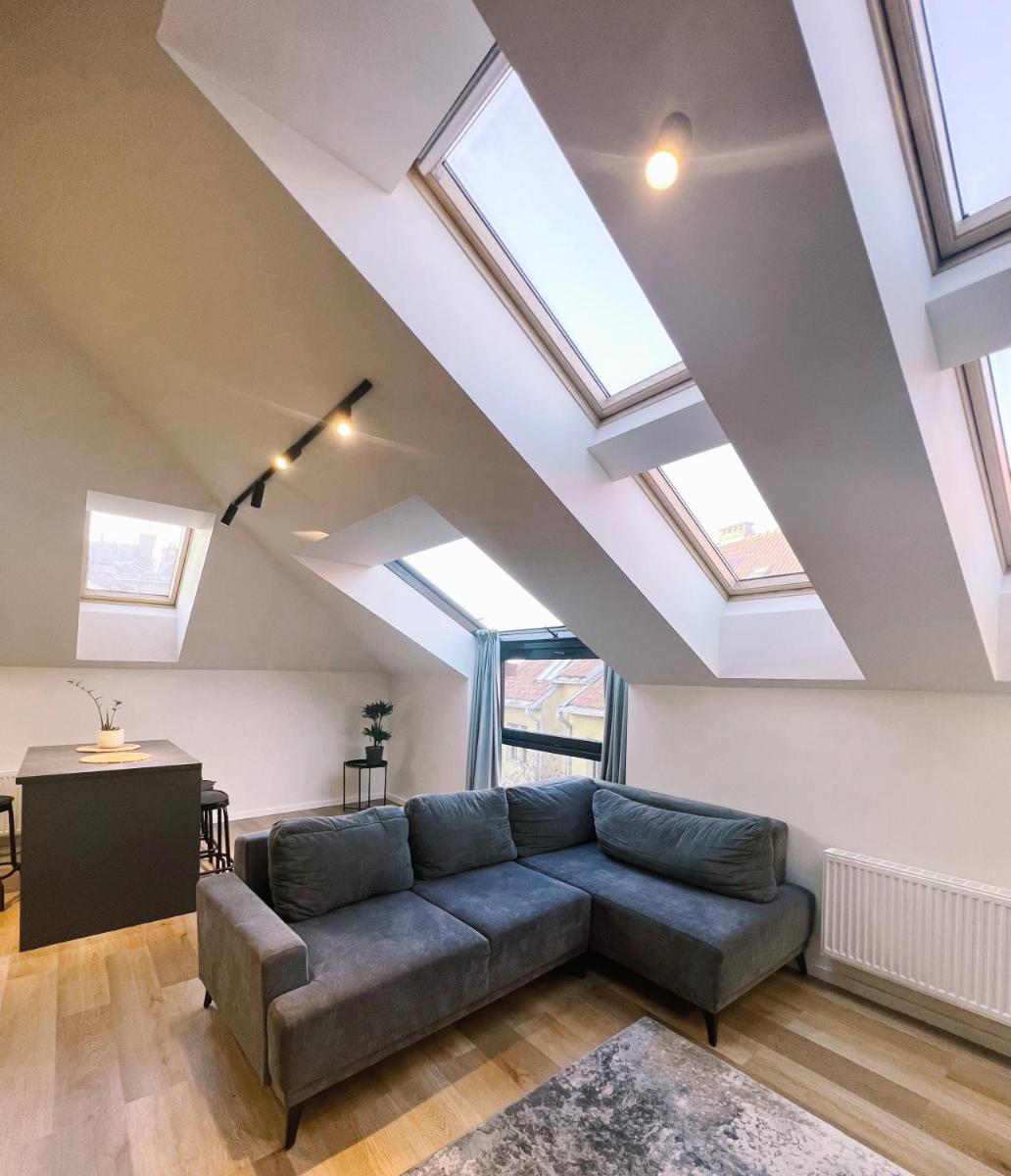 LOFT 1 BD Castle Apartament with free parking - Housity