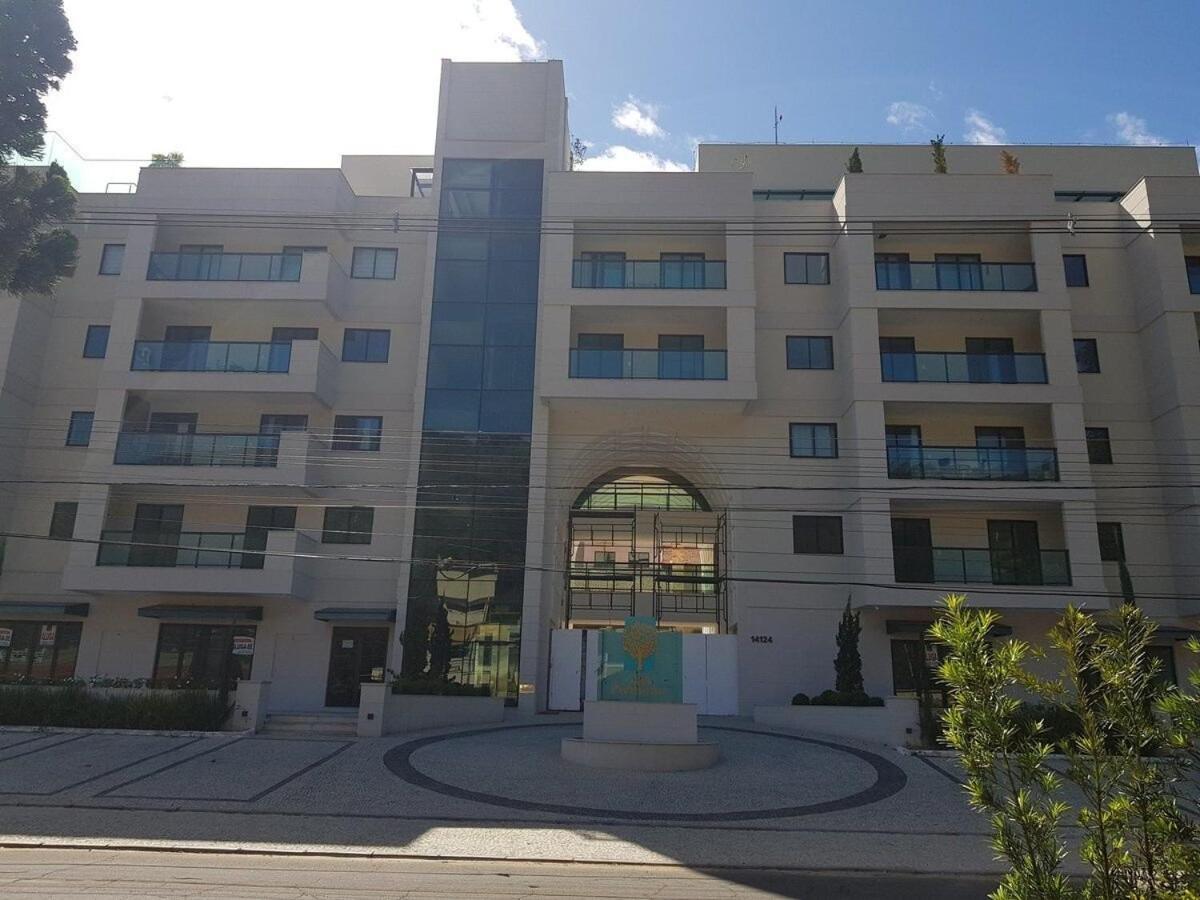 Apto Itaipava, piscina borda infinita, montanha - Housity
