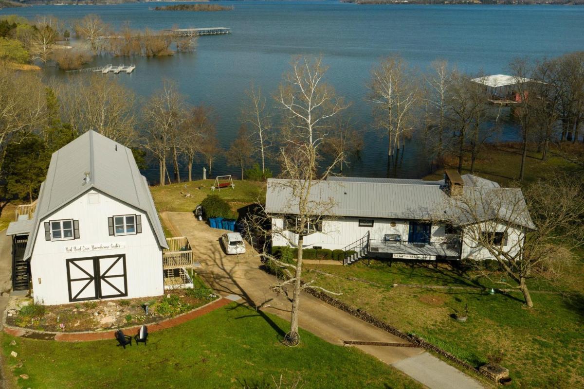 Dockside Retreat Suite - Housity