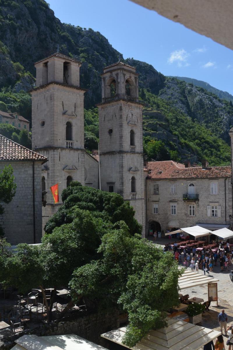 Montenegro Backpackers Home Kotor - Housity