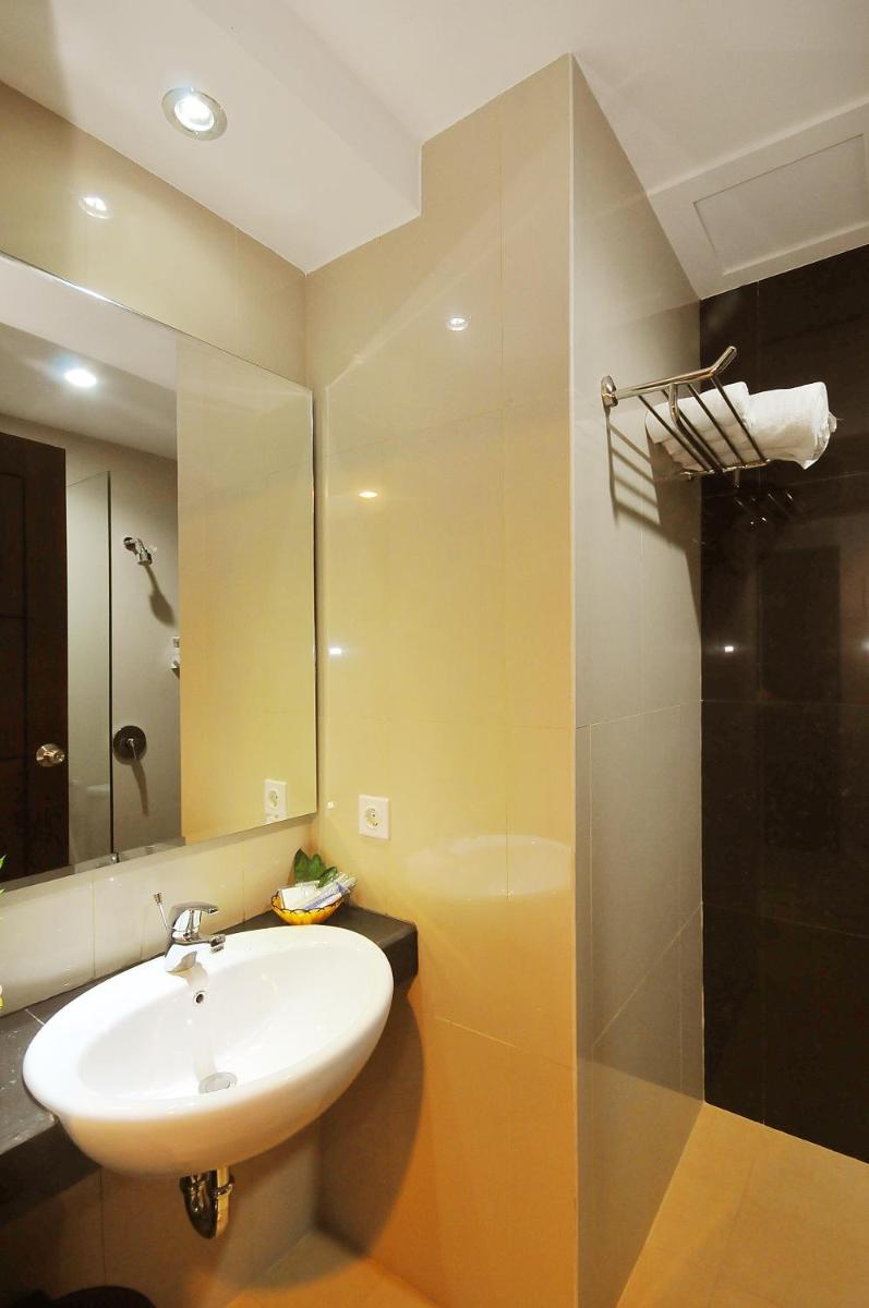 Pratama Hotel & Convention Mataram - Housity