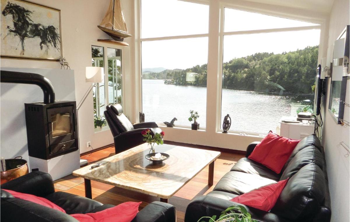 Gorgeous Home In Sveio With Kitchen - Housity