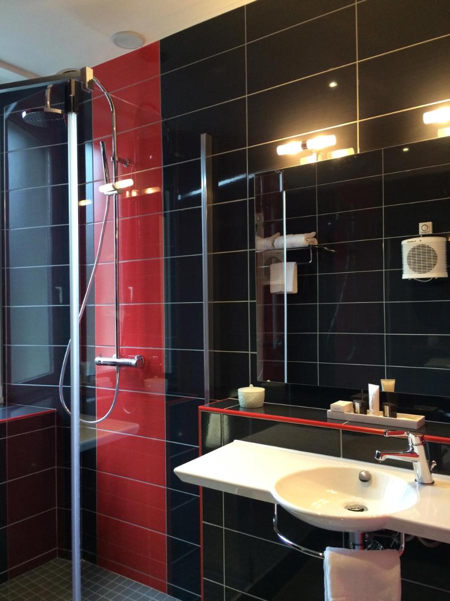 Salle de bains dans l'établissement Hôtel Restaurant Taillard