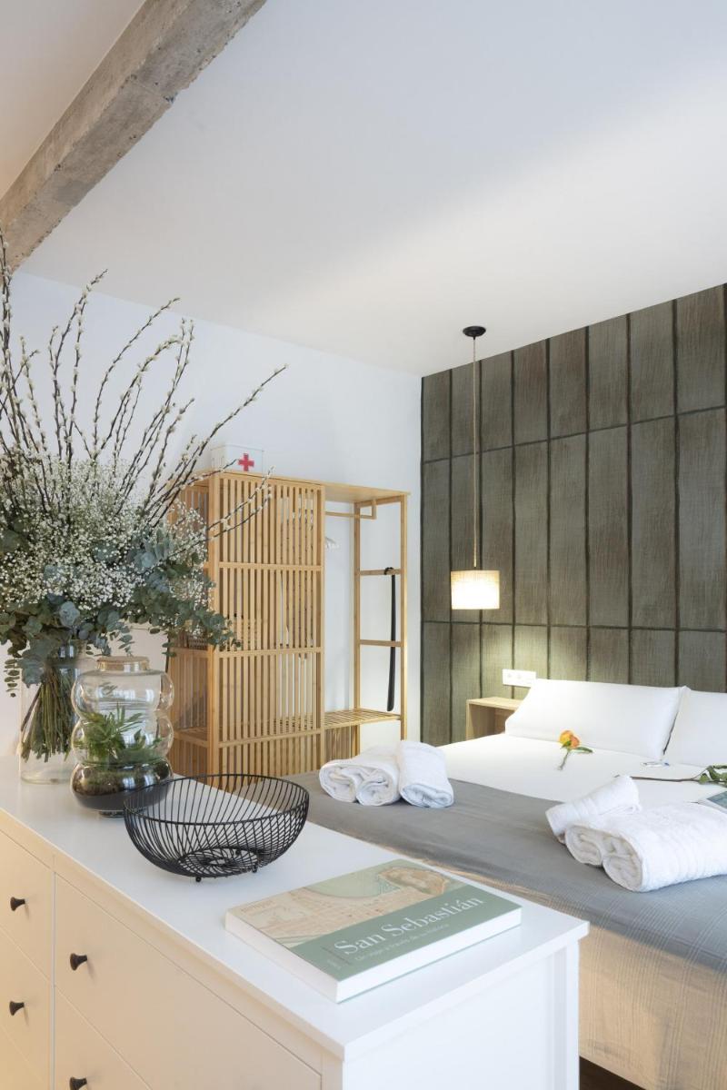 Shiny by OLdtown Apartments - Housity