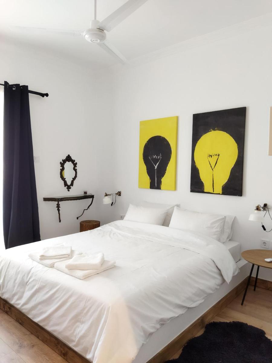 Minimal apartment by the beach - Housity