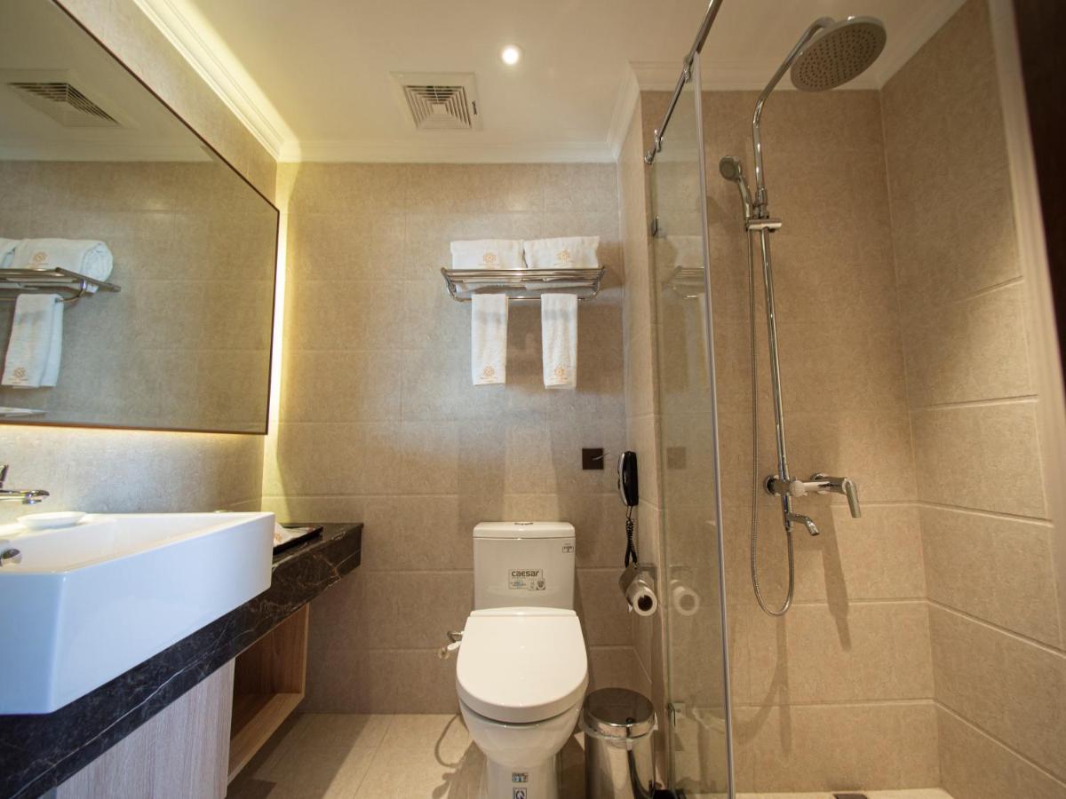 Prince Hotel - Housity