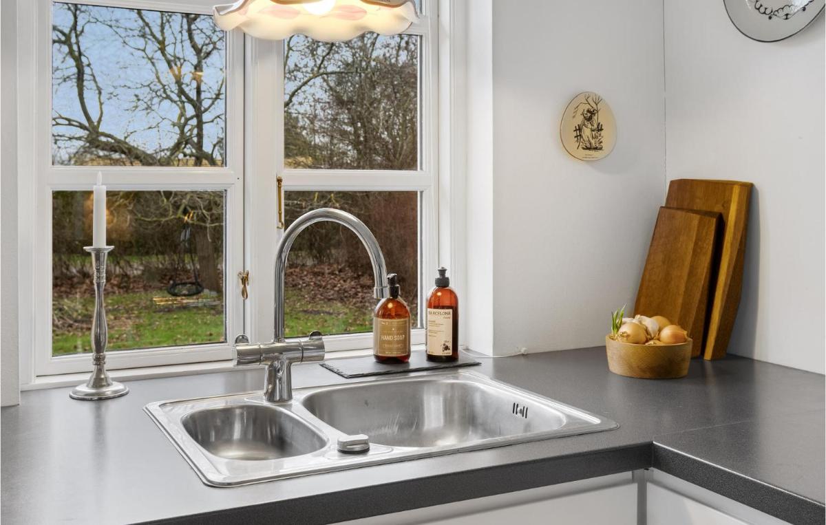 Cozy Home In Vordingborg With Kitchen - Housity