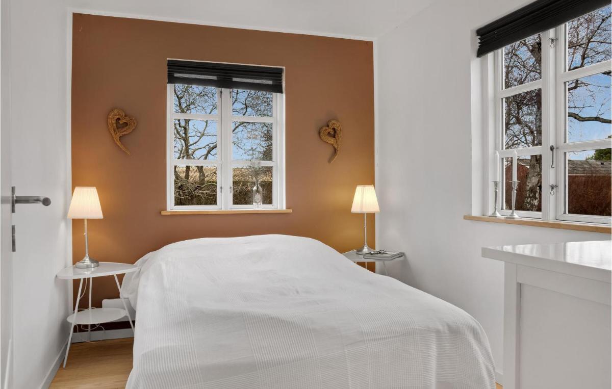 Cozy Home In Vordingborg With Kitchen - Housity