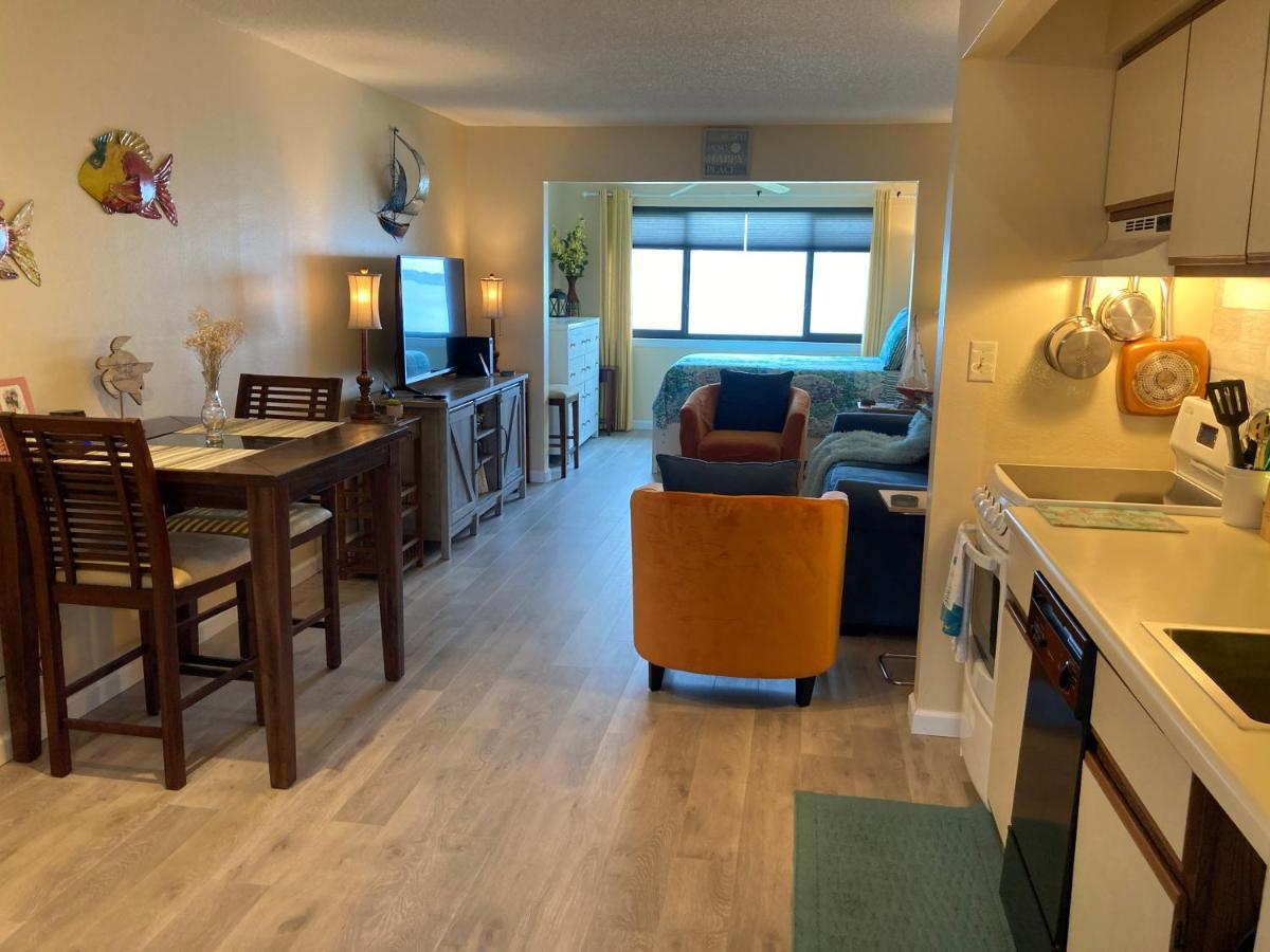 Beautiful! Sunset Harbor Condo for 2-TOP FLOOR 1-309, Navarre Beach - Housity